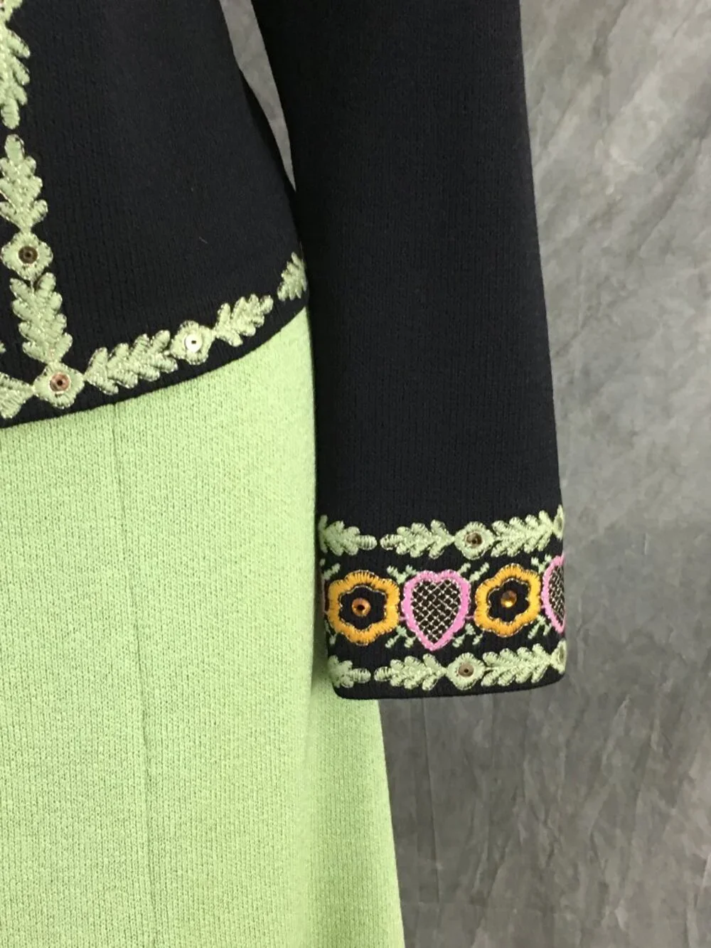 BEAUTIFUL St John collection knit black pink green multi jacket skirt suit 10